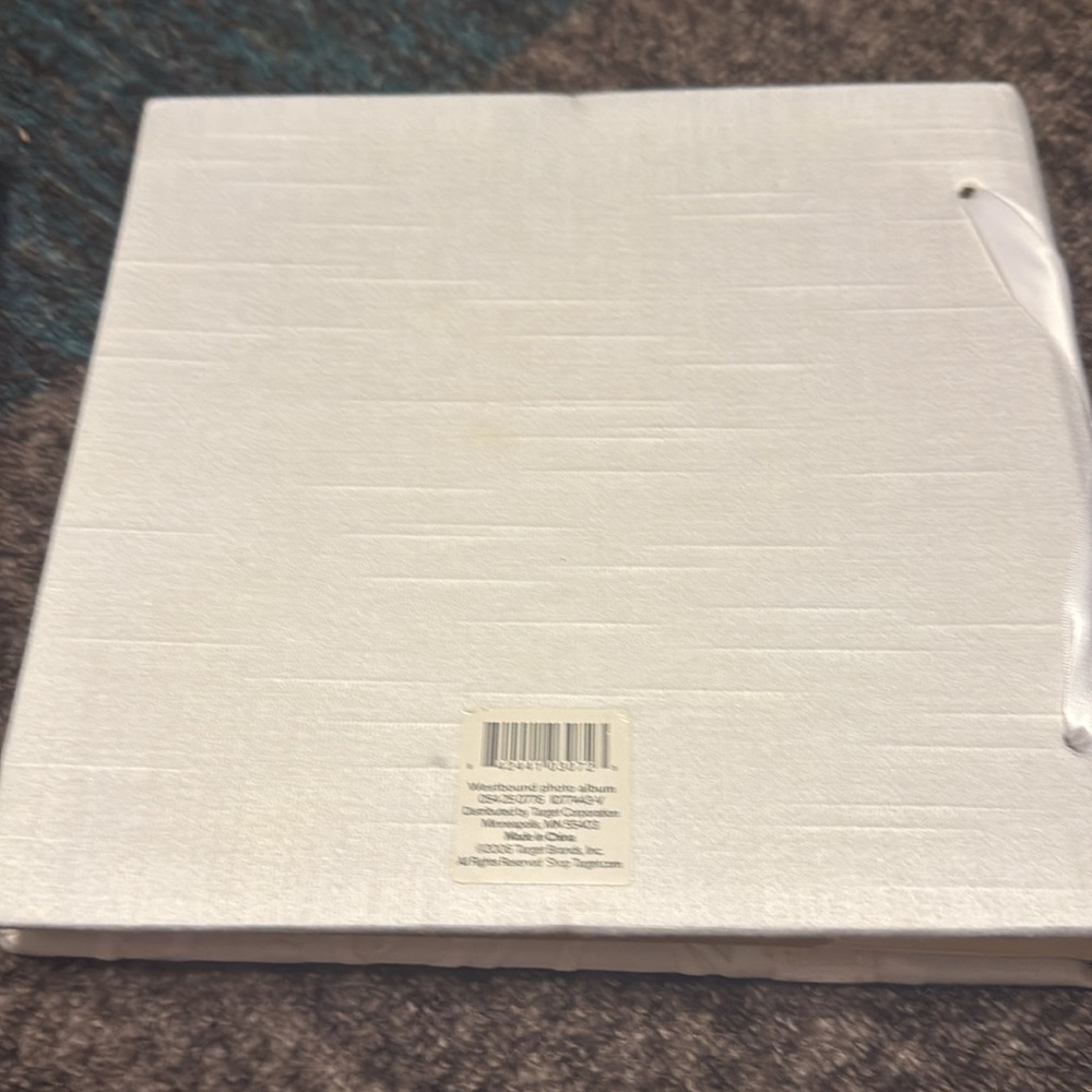 Set of  two Wedding photo albums and frame all new in boxes - Picture 10 of 10